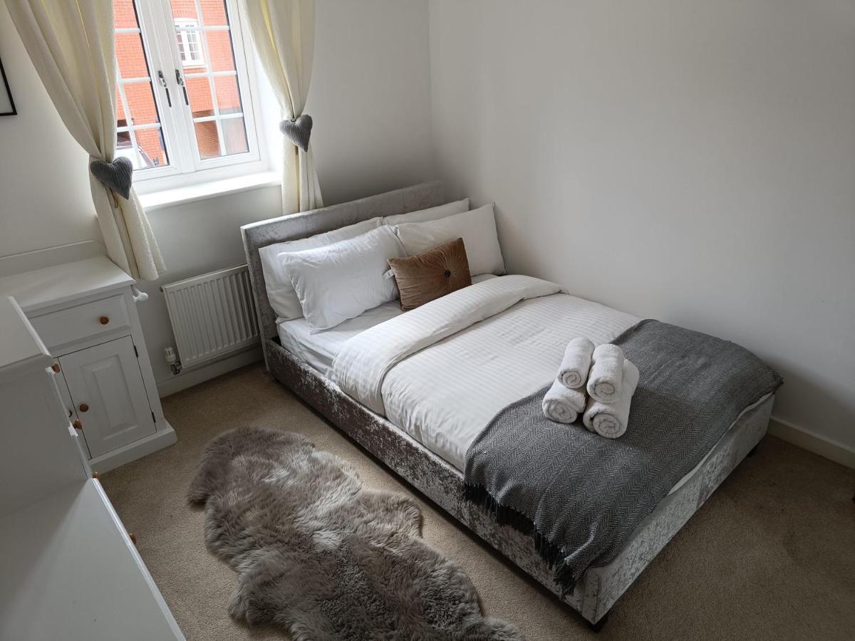 3 Bedroom Townhouse Near Bicester Village Экстерьер фото