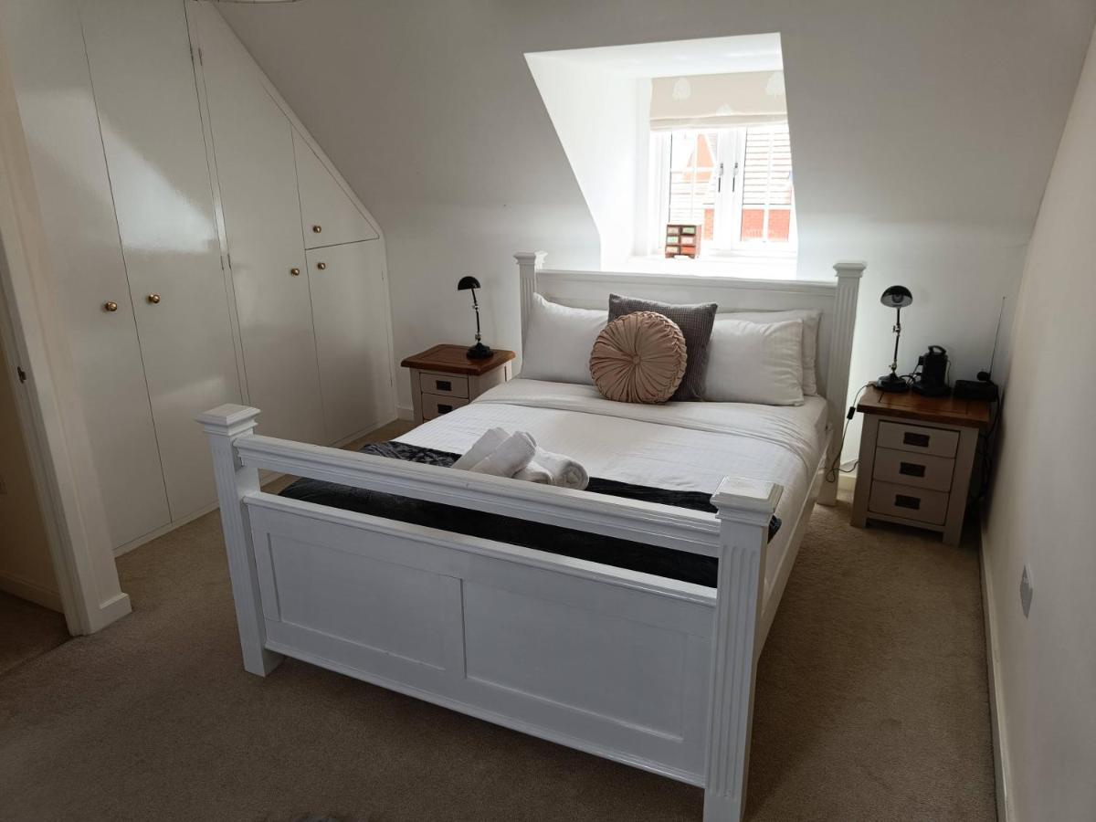 3 Bedroom Townhouse Near Bicester Village Экстерьер фото